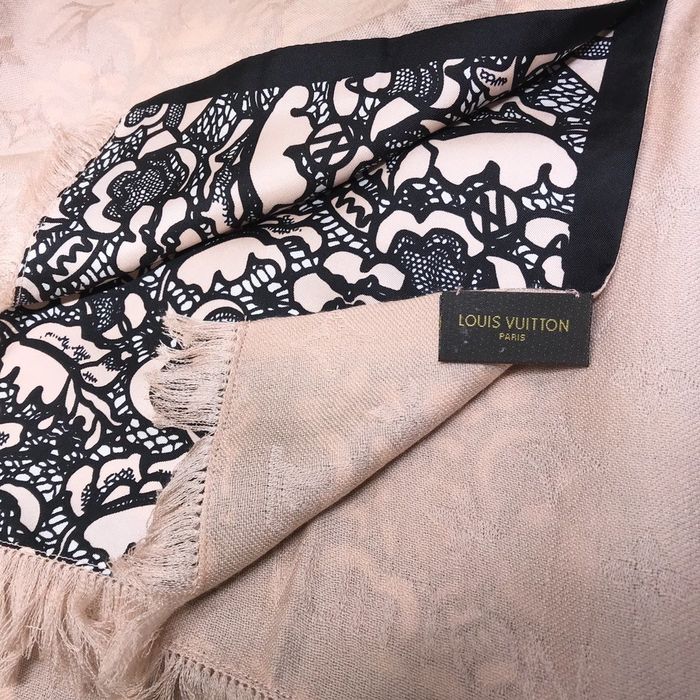 Louis Vuitton Scarf LV00057